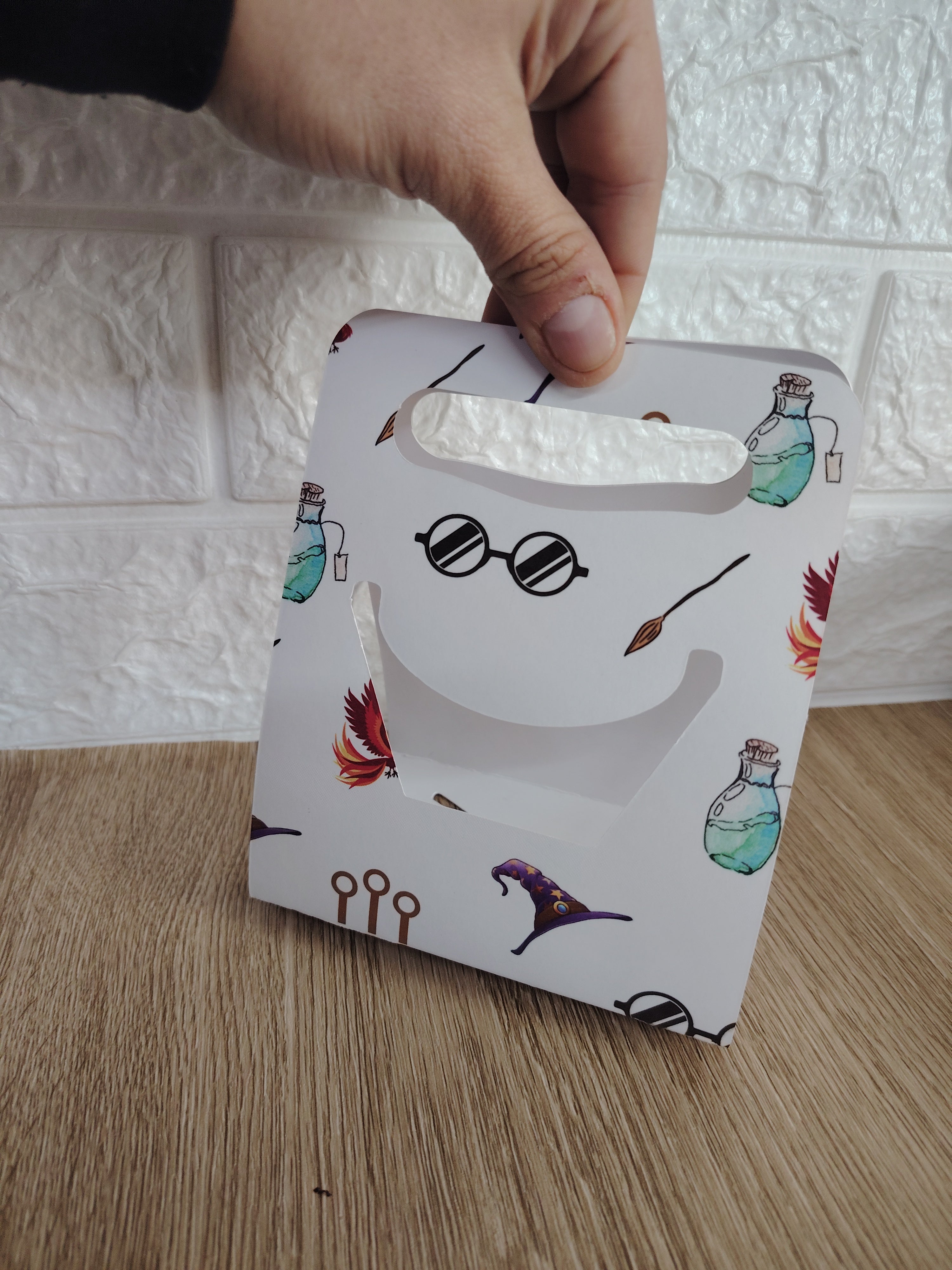 Envoltorio para taza, cinta y tarjeta de regalo