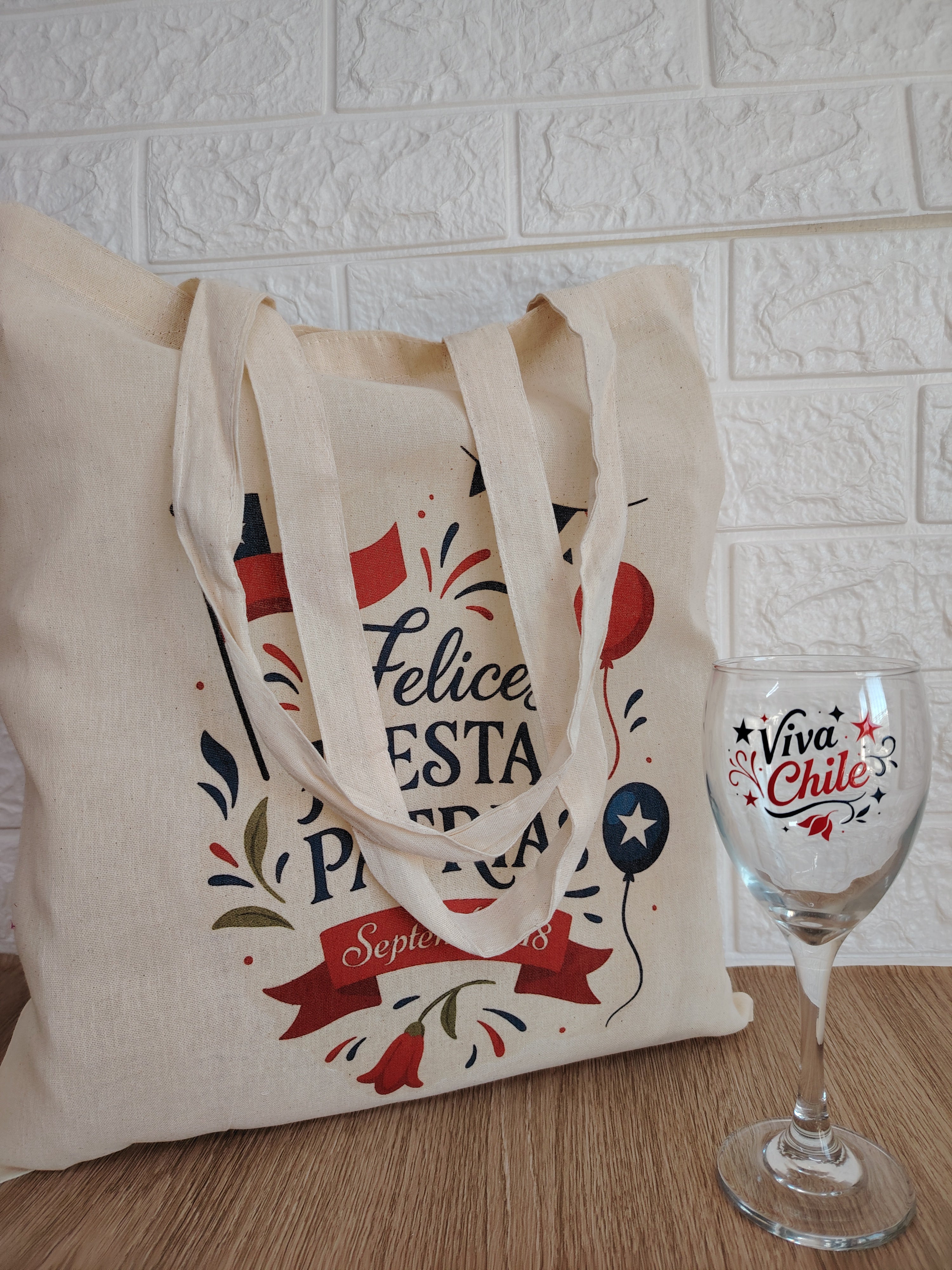 Pack Bolsa de Algodón más Copa de Vino Fiestas Patrias