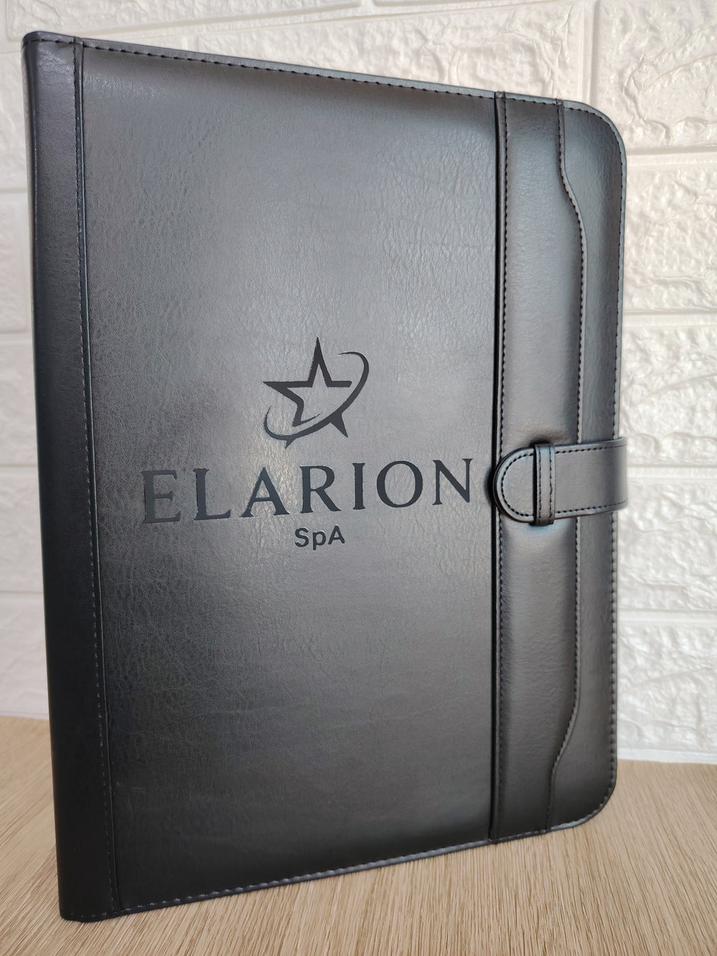 Carpeta de ecocuero Negro con accesorios