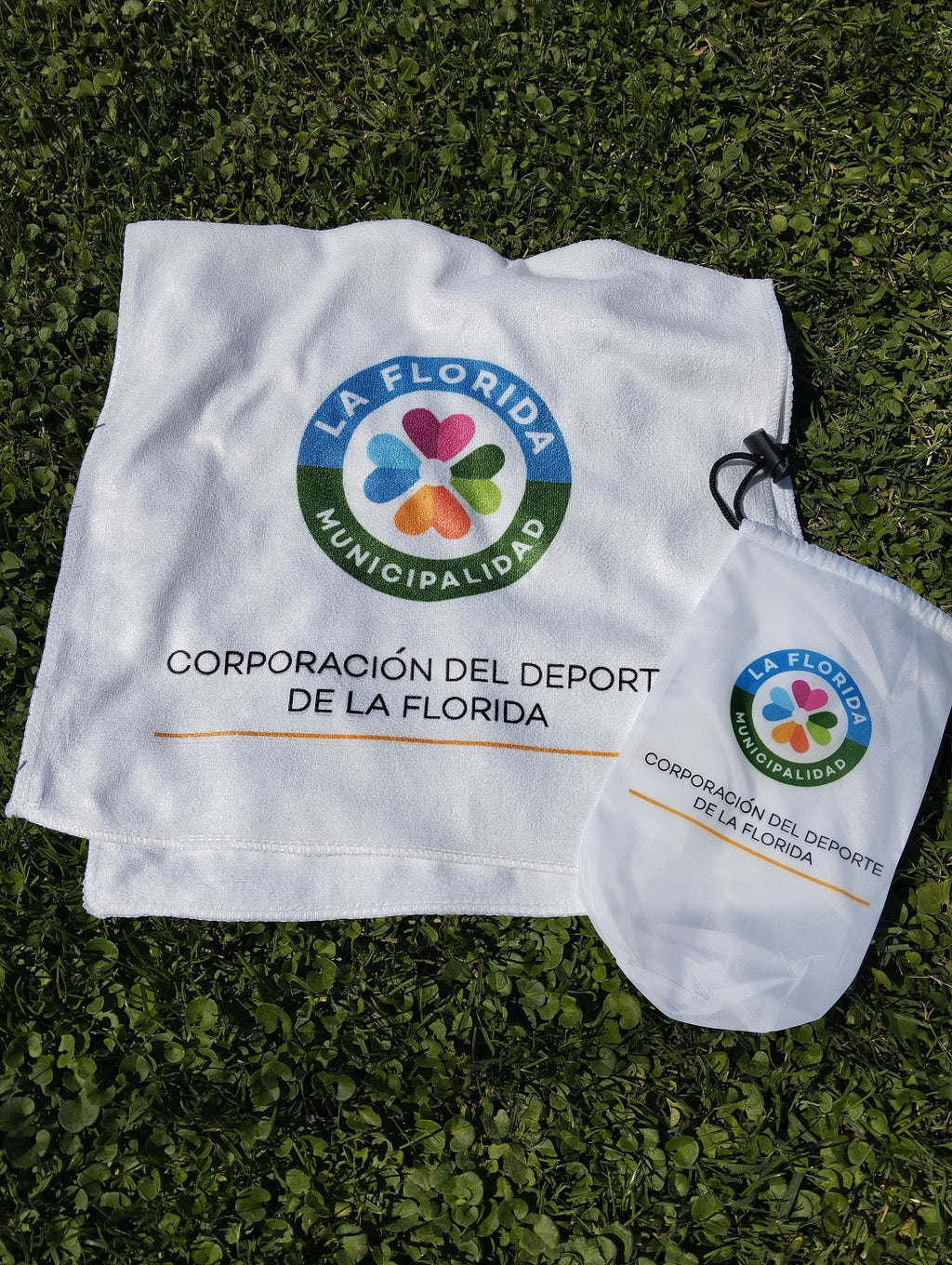 PACK DEPORTIVO TOALLA + BOTELLA PERSONALIZADOS