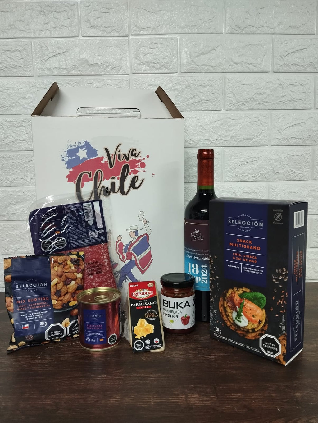 CAJA DIECIOCHERA GOURMET FIESTAS PATRIAS