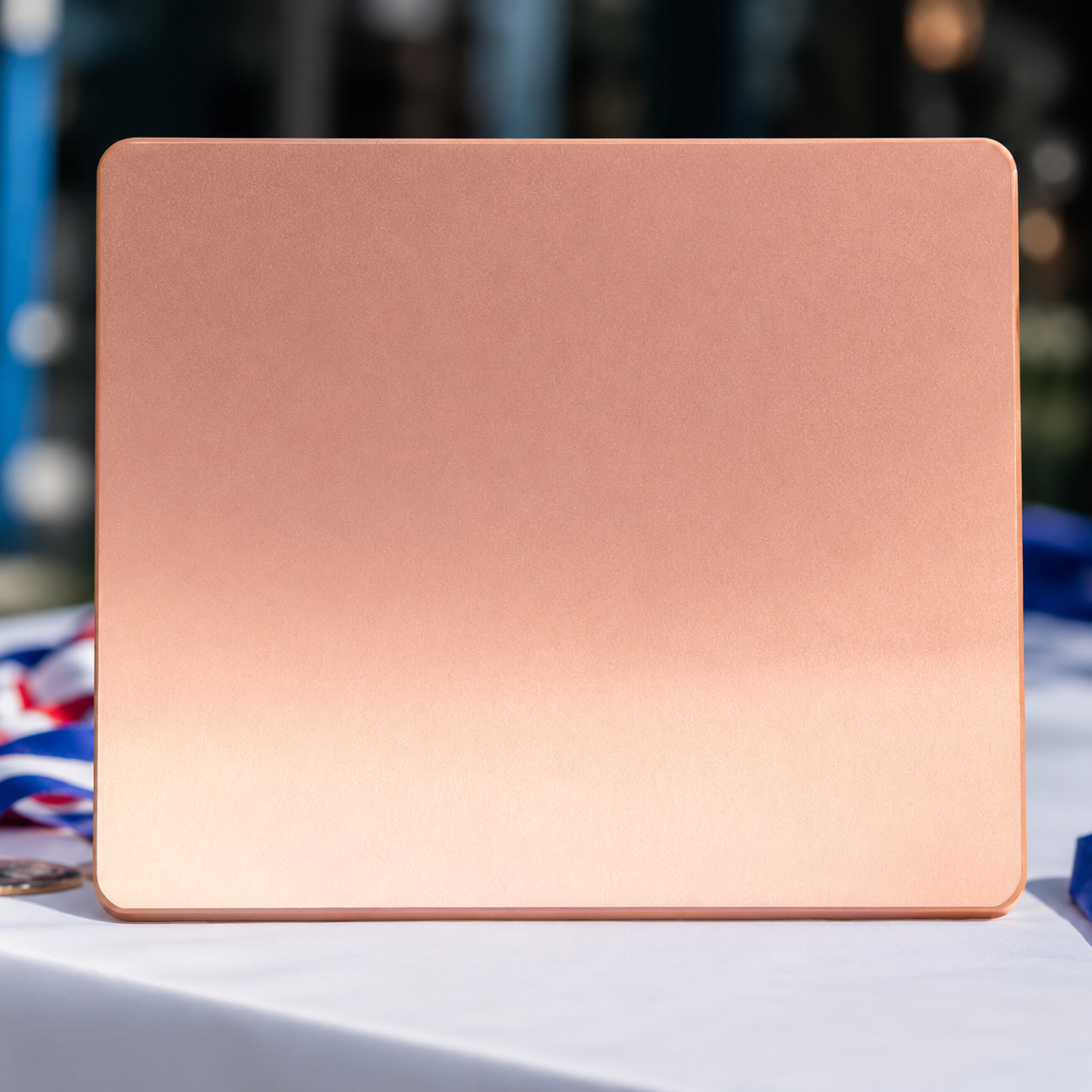 Mockup de Placa Galvano encobrizado "BLOCK"