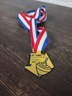 Medalla Campeonato Juegos Típicos Fiestas Patrias – Personalizable con Cinta Tricolor