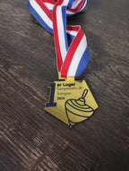 Medalla Campeonato Juegos Típicos Fiestas Patrias – Personalizable con Cinta Tricolor
