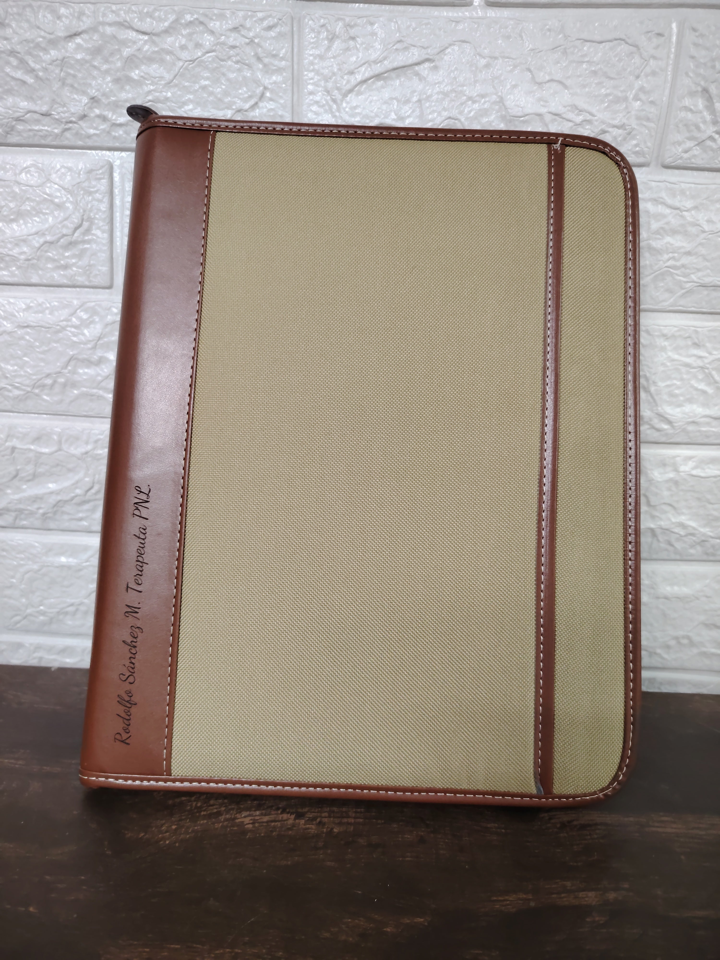 Deluxe Carpeta Windsor