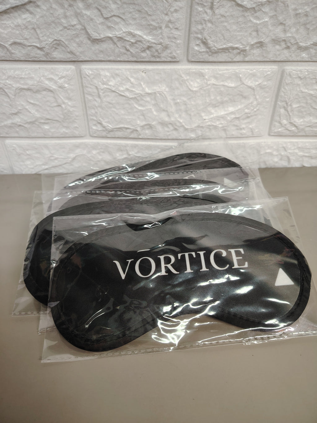 PACK DE VIAJE ALMOHADA + ANTIFAZ + TAPONES DE OÍDOS