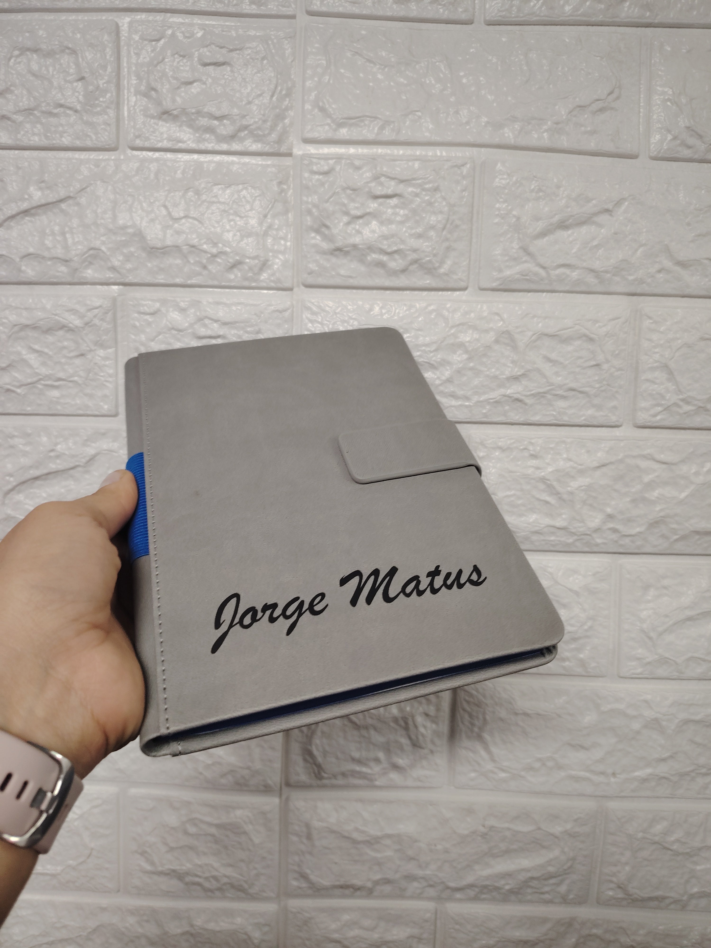 Cuaderno Gris cierre imantado
