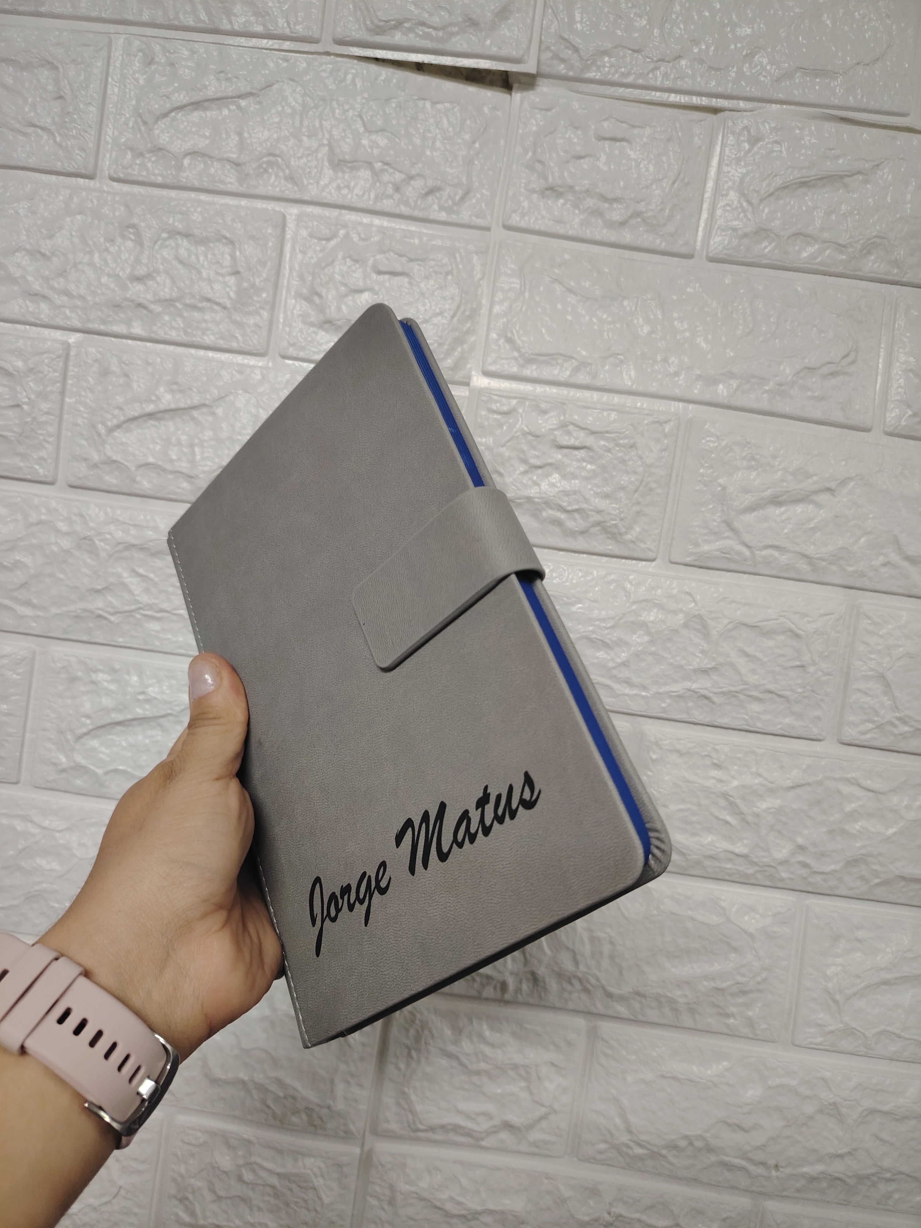 Cuaderno Gris cierre imantado