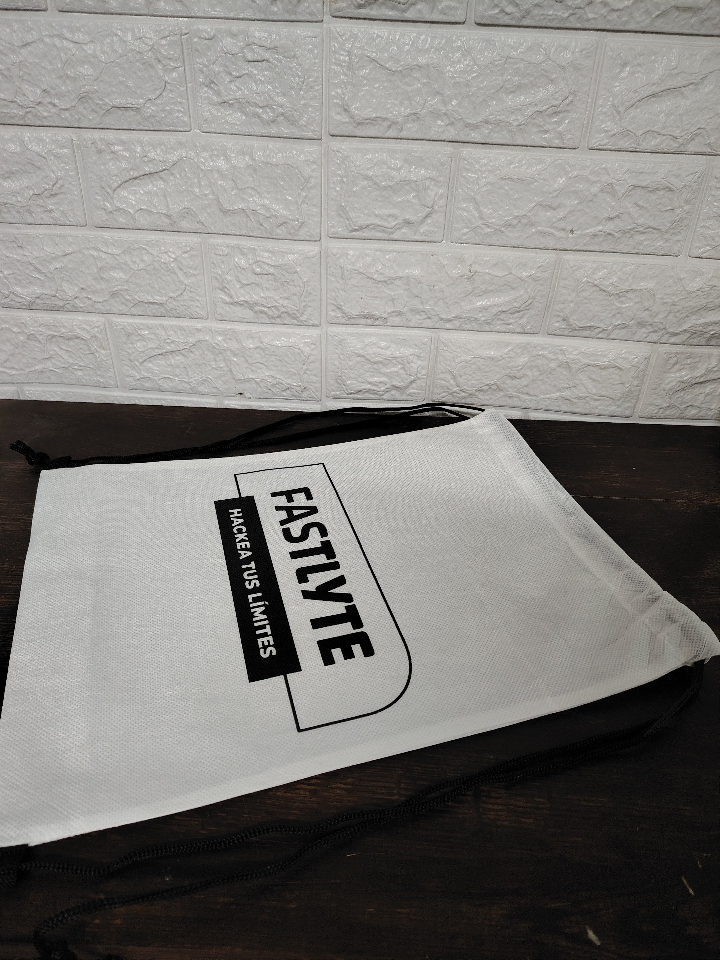 Mochila tipo Morral de TNT