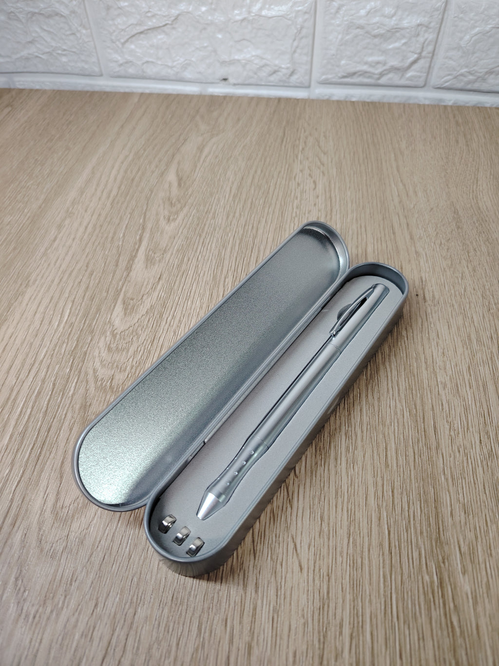 Estuche Metálico para Bolígrafo