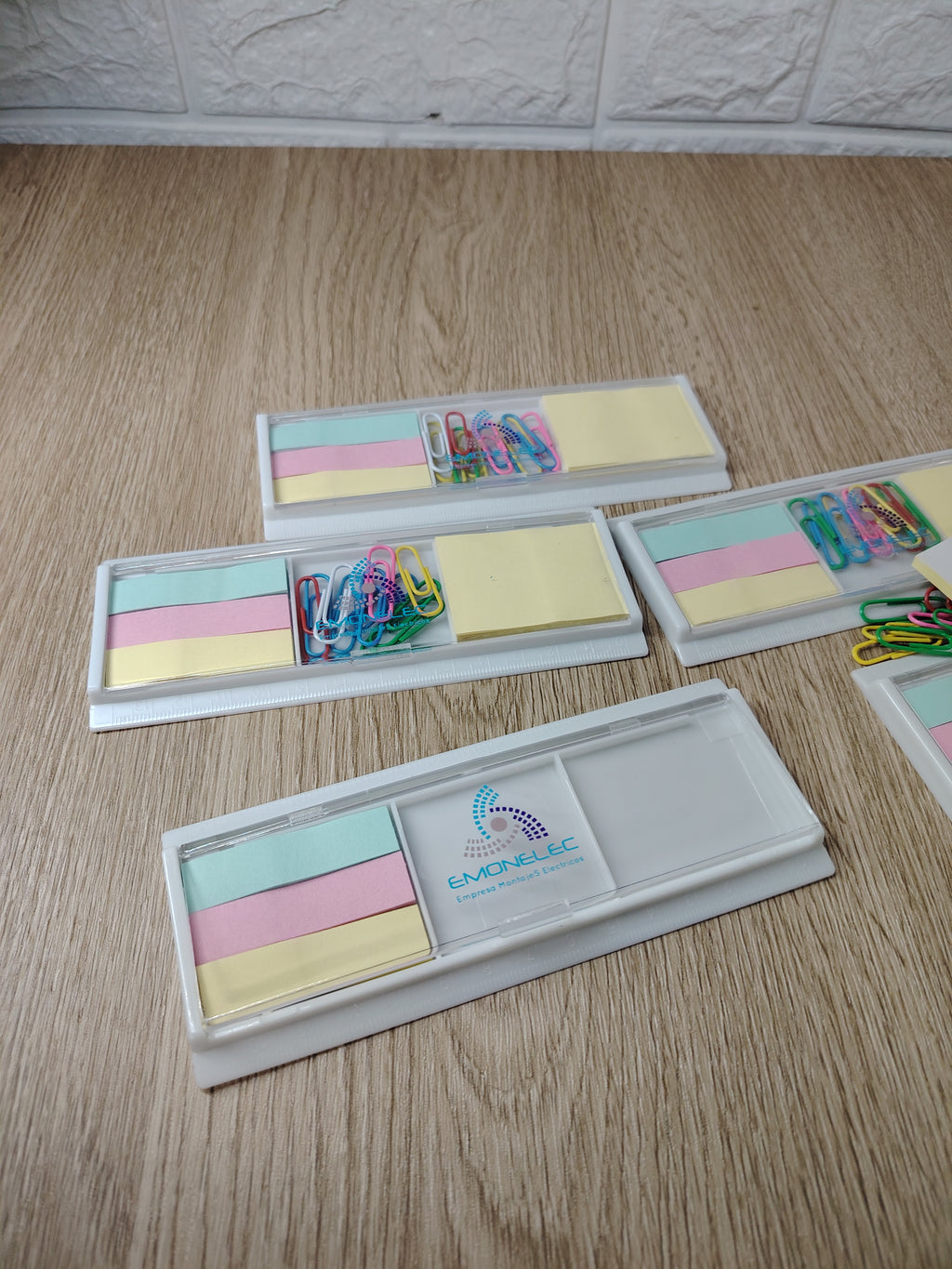 Porta Notas Adhesivas con Clips
