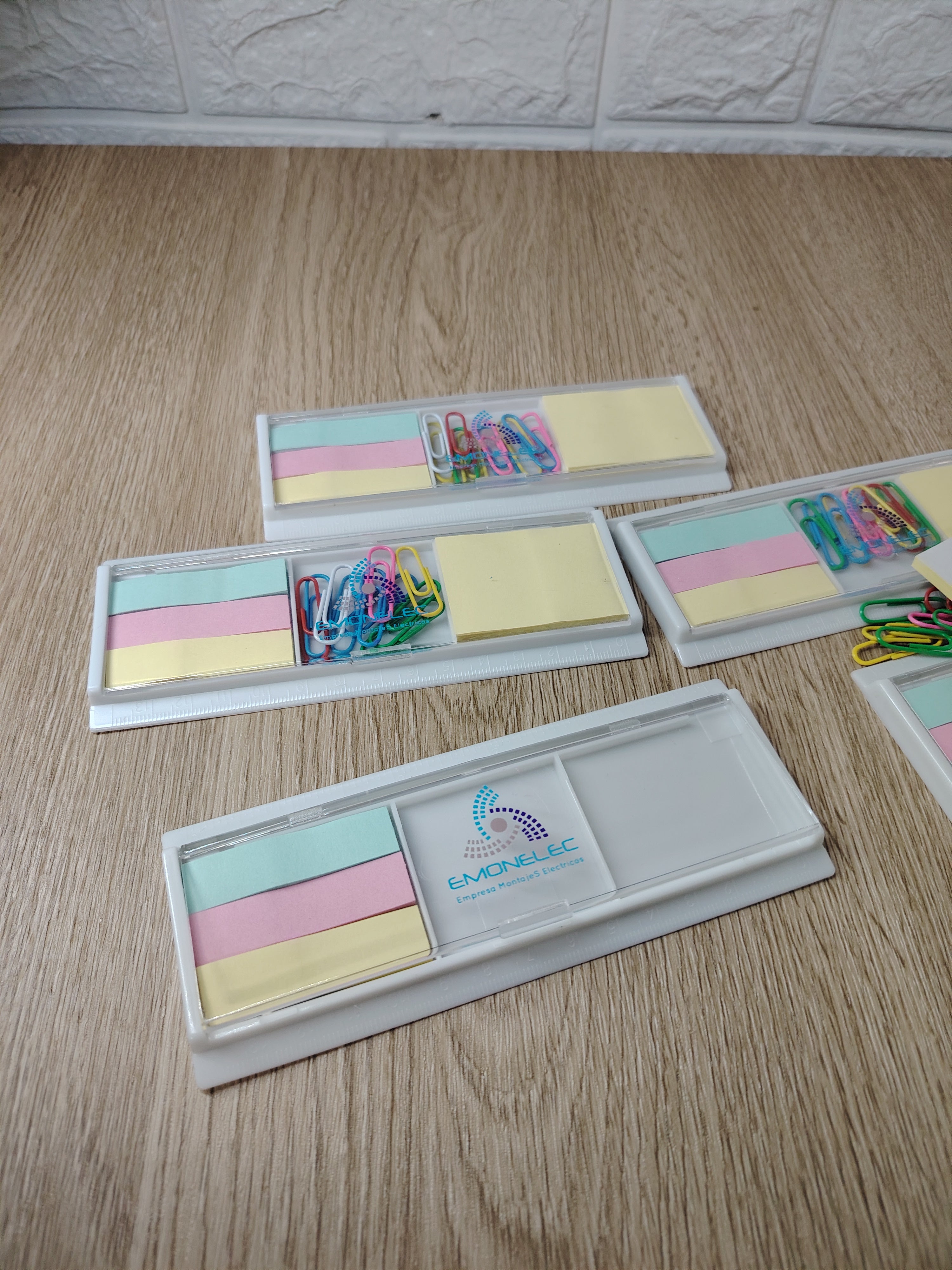 Porta Notas Adhesivas con Clips