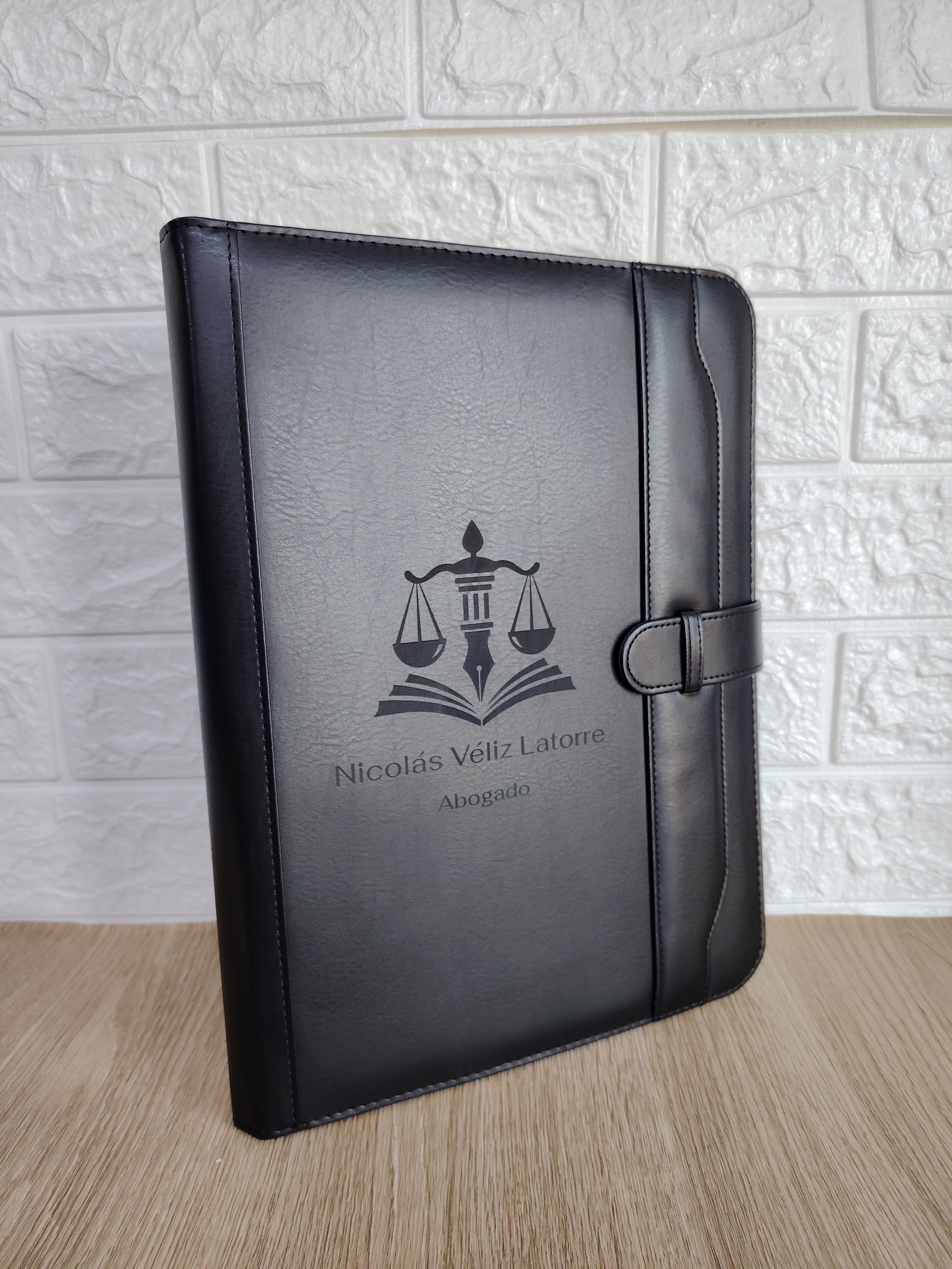 Carpeta de ecocuero Negro con accesorios