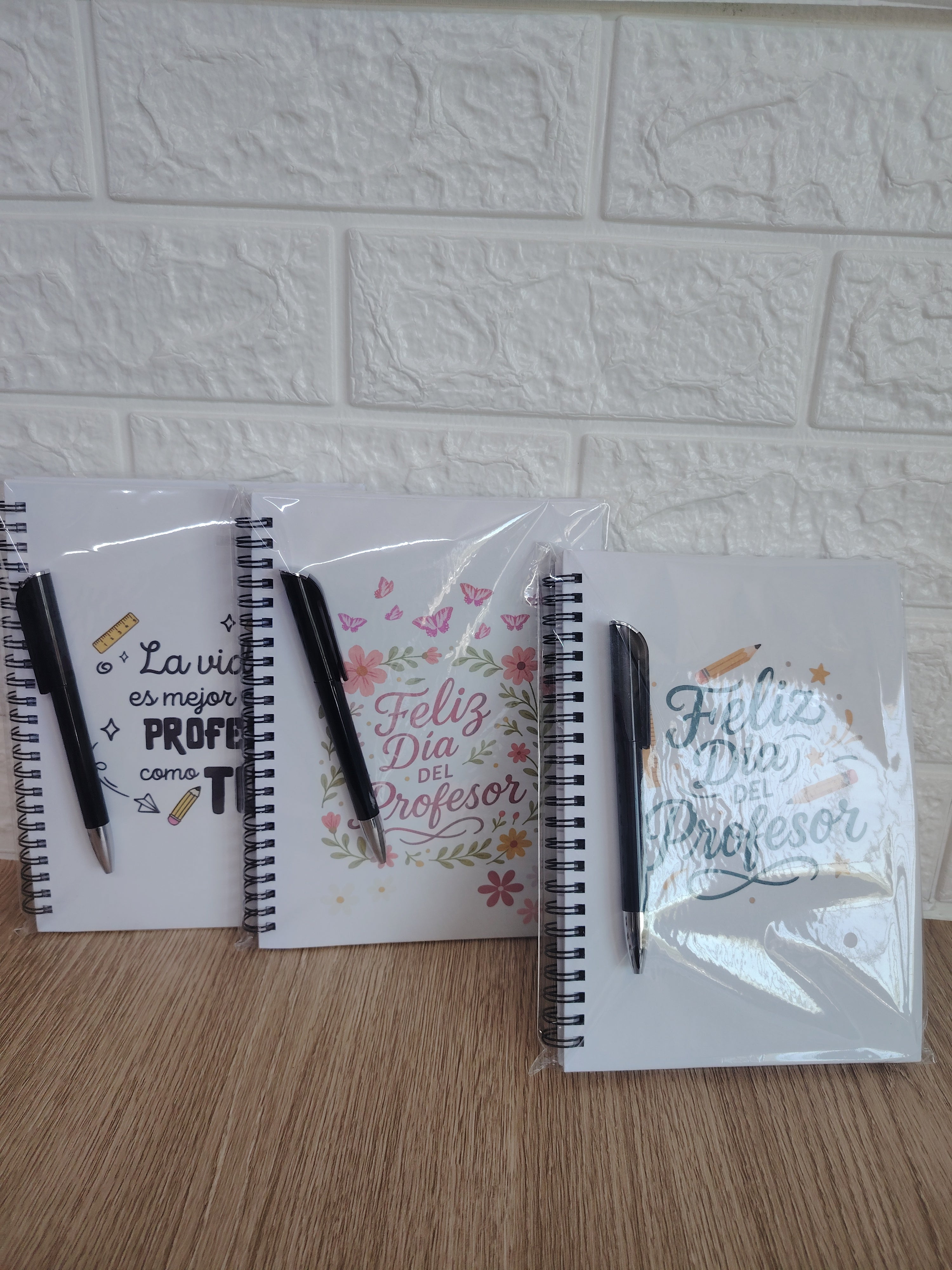 Libreta Croquera más lápiz Día del Profesor