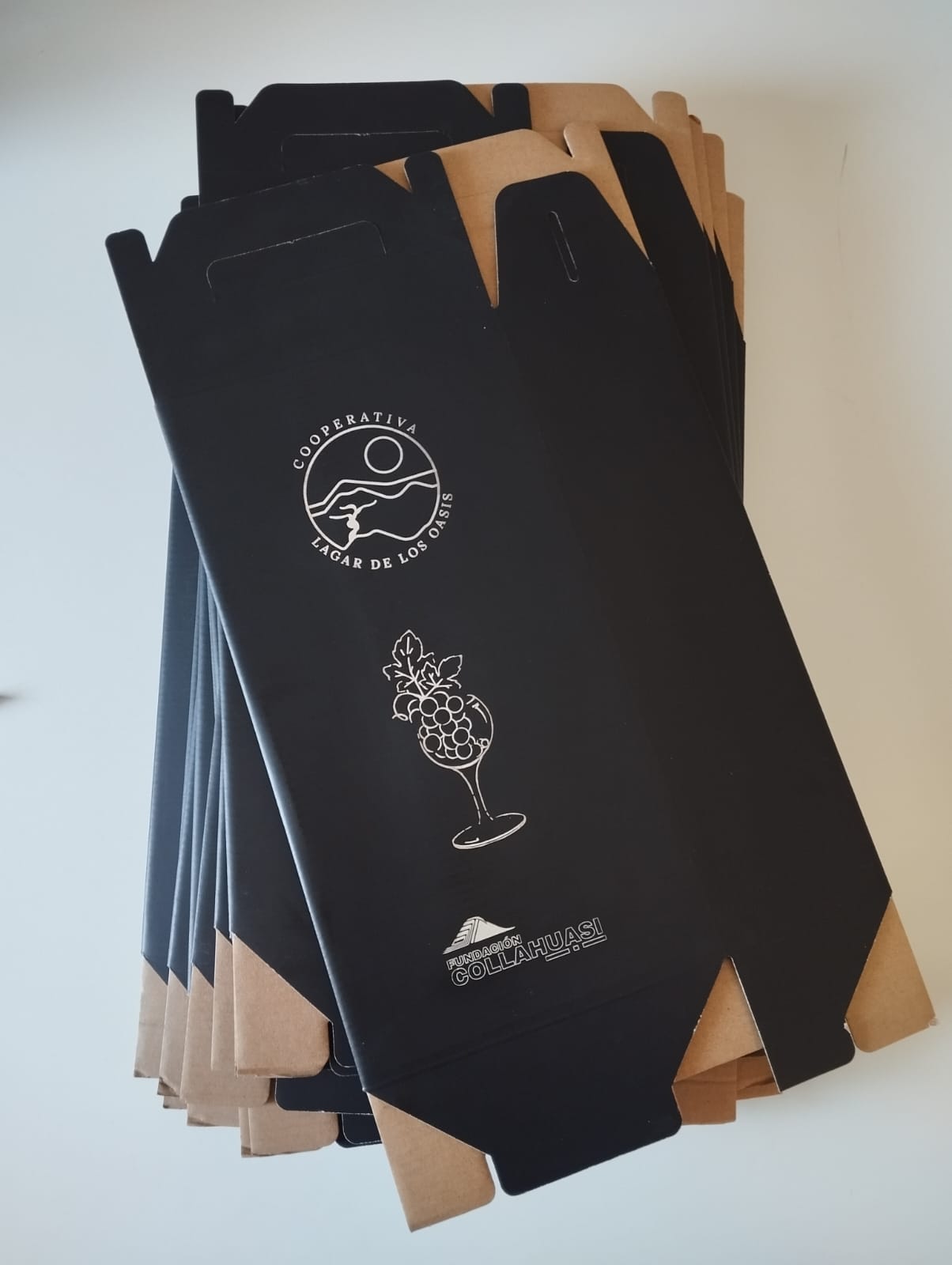 Caja autoarmable con asas, para 2 botellas de Vino