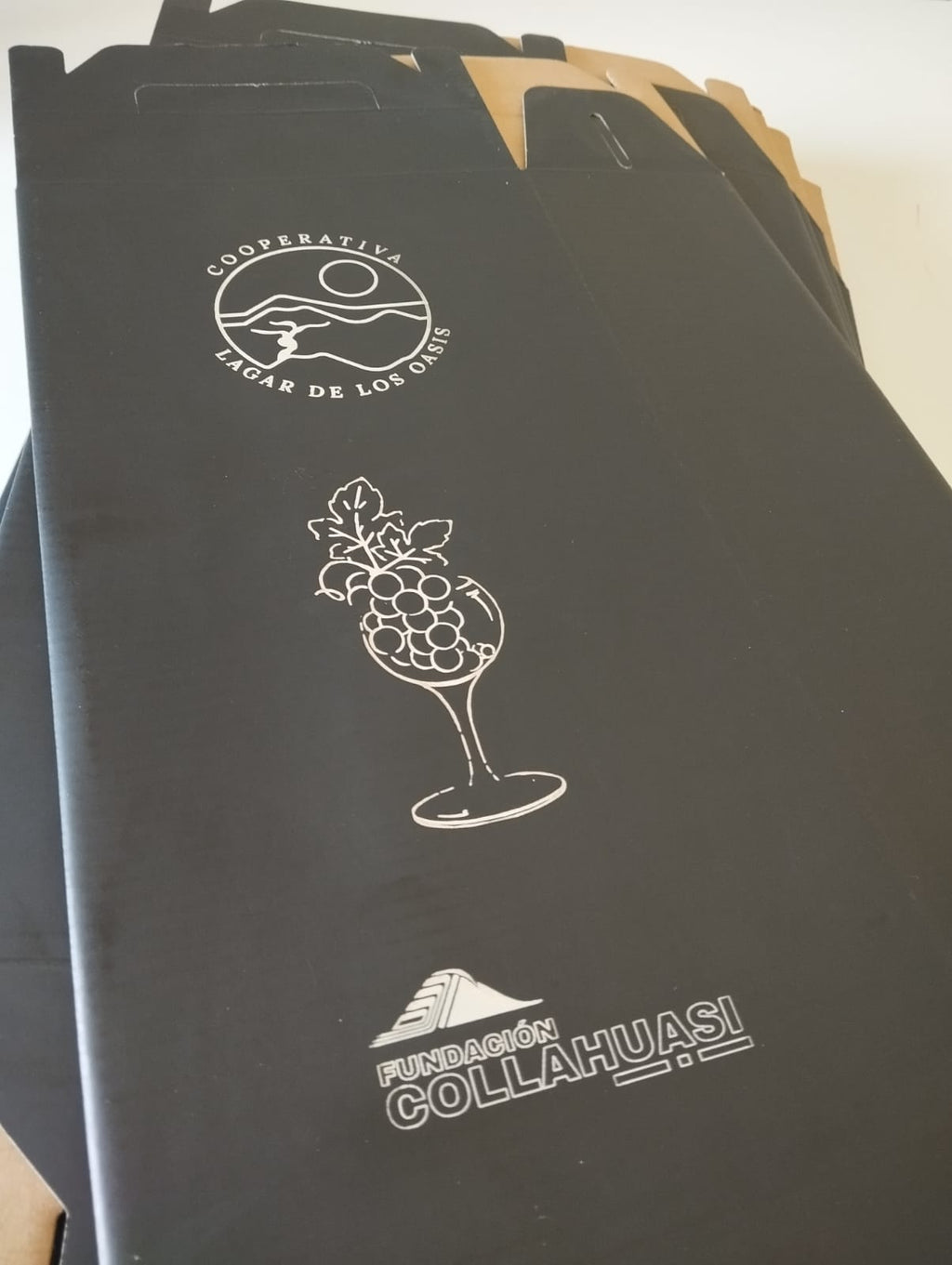 Caja autoarmable con asas, para 2 botellas de Vino