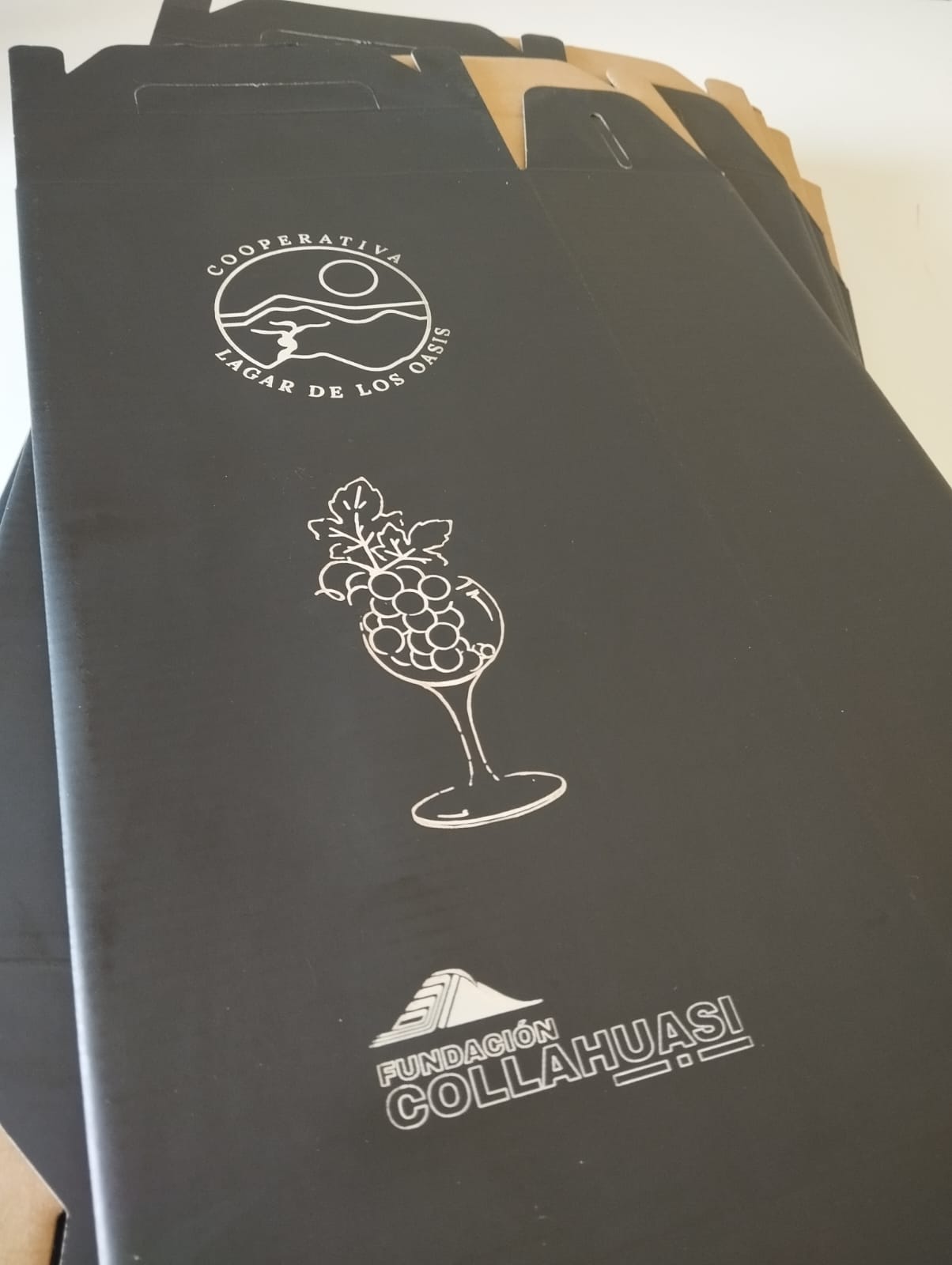 Caja autoarmable con asas, para 2 botellas de Vino