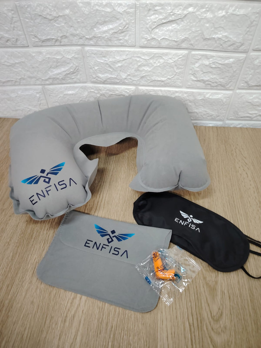 PACK DE VIAJE ALMOHADA + ANTIFAZ + TAPONES DE OÍDOS