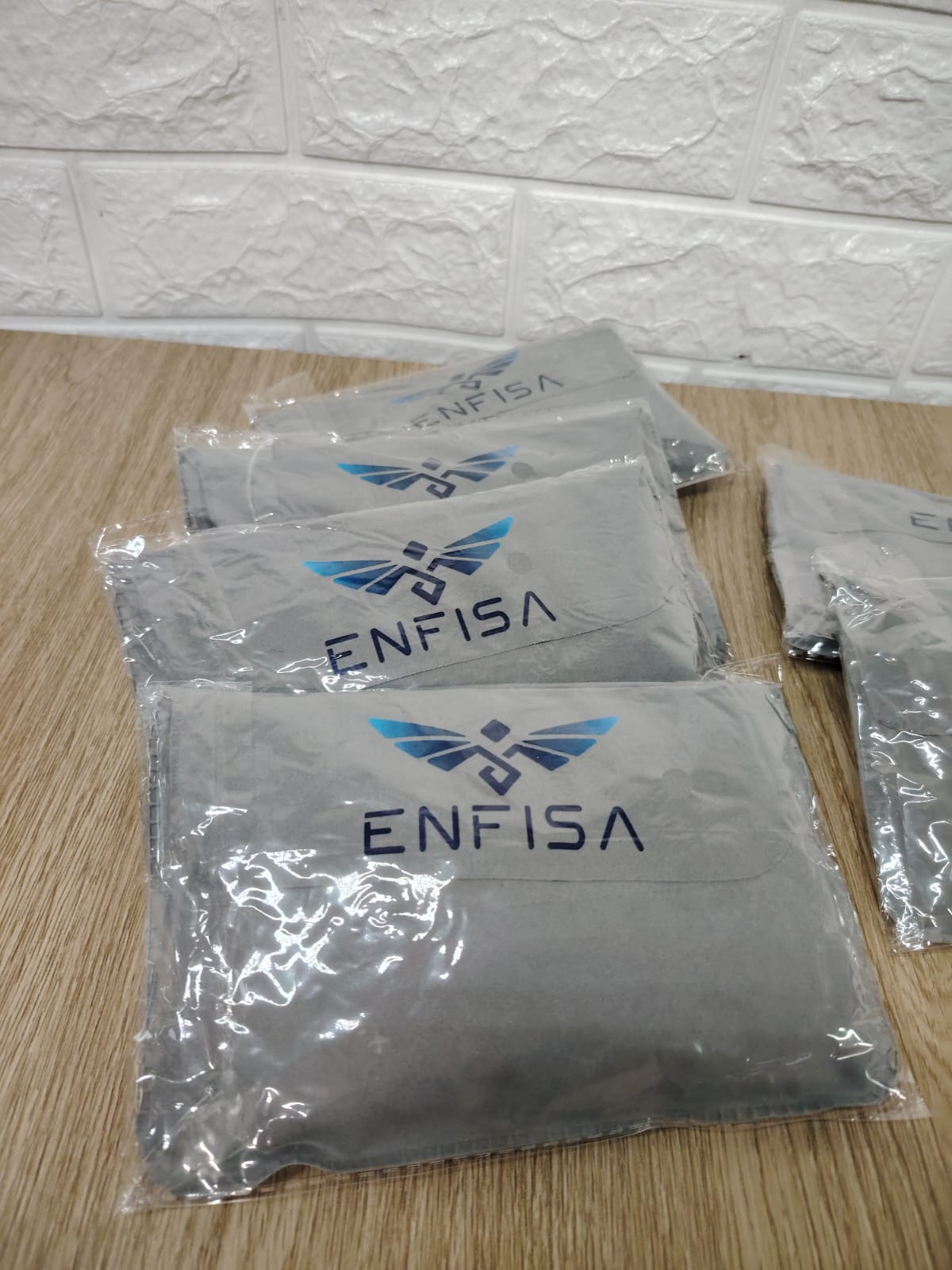 PACK DE VIAJE ALMOHADA + ANTIFAZ + TAPONES DE OÍDOS