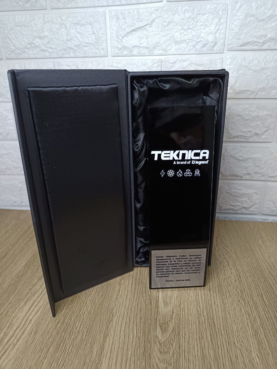 Trofeo Galvano de Cristal Negro ''Azabache''